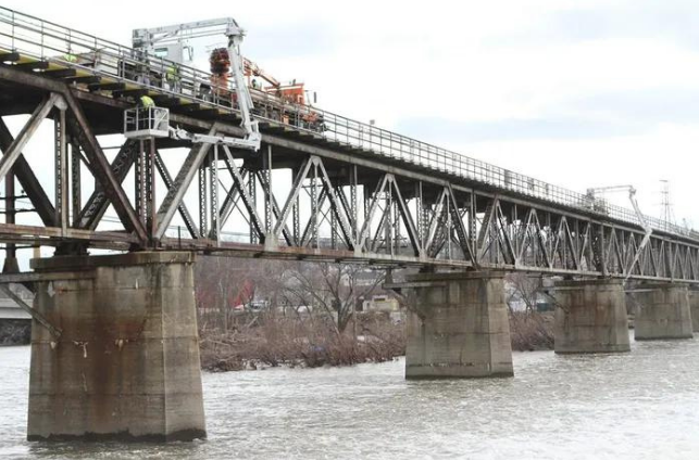 Inspectors checking SEPTA's Bridgeport Viaduct in 2013